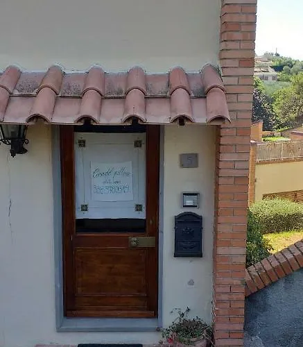 La Casa Del Pittore Anna House Apartman *