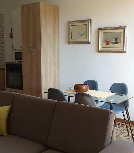 La Casa Del Pittore Anna House *