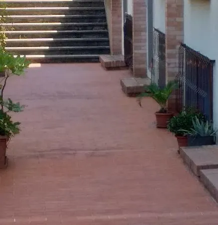 La Casa Del Pittore Anna House *